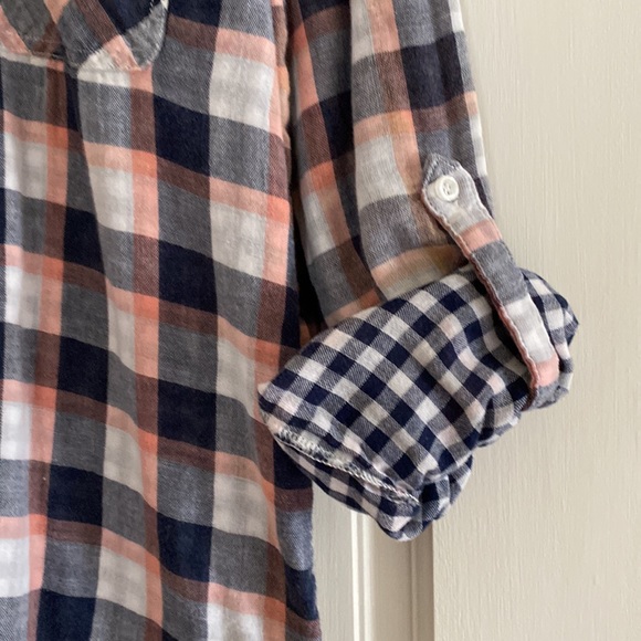 Cute super soft cotton button-down - Picture 3 of 3